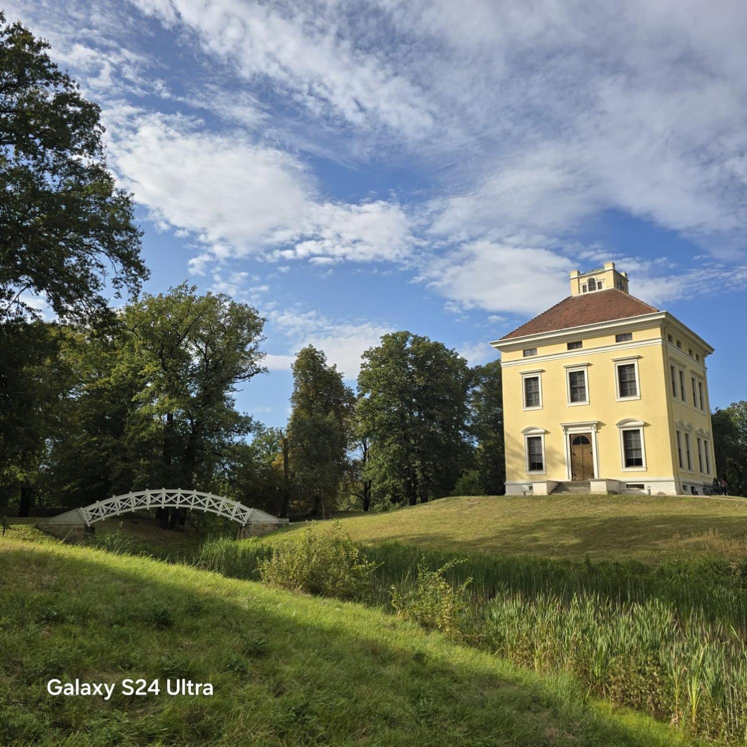 City Apart - Fewo Klimaanlage Whirpool Panoramafenster 5 Personen Kulturdenkmal Dessau-Rosslau Екстериор снимка