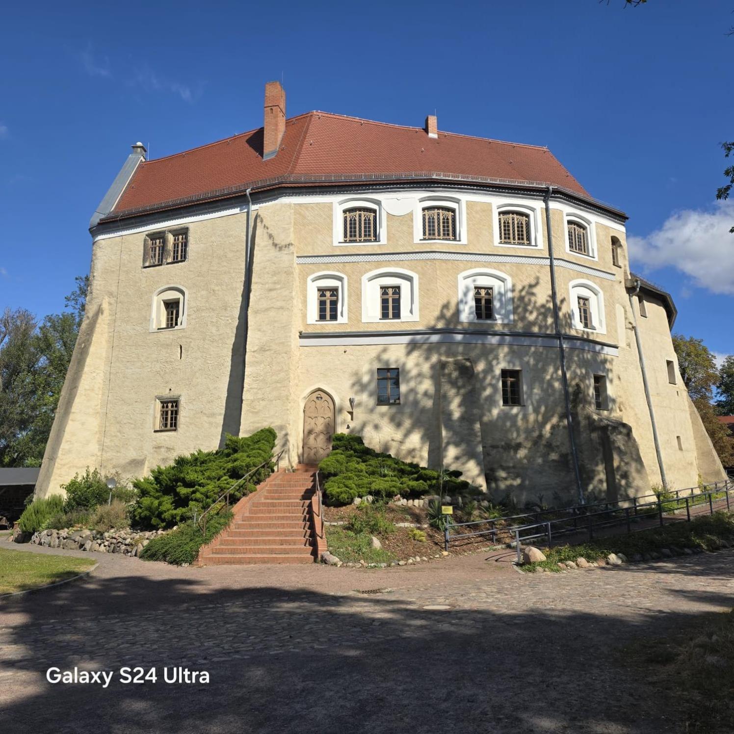City Apart - Fewo Klimaanlage Whirpool Panoramafenster 5 Personen Kulturdenkmal Dessau-Rosslau Екстериор снимка